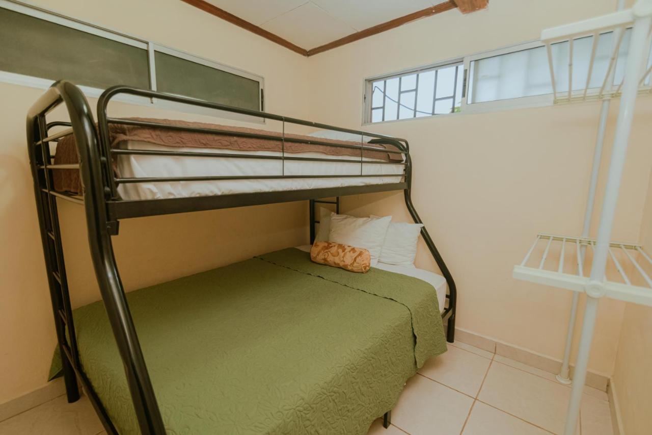 Quepos Inn Eksteriør bilde